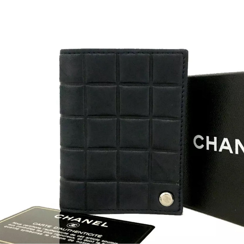 CHANEL BUNDLE OF 3 CHOCOLATE BAR - Picture 2 of 3